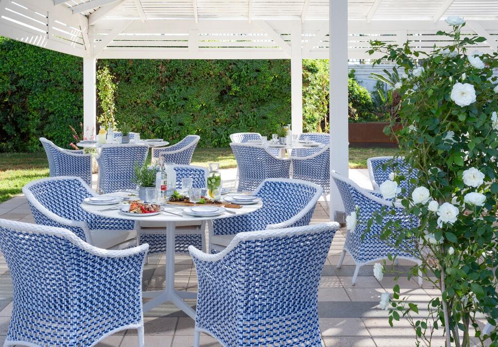 פינות ישיבה חיצוניות - ספא דן קיסריה