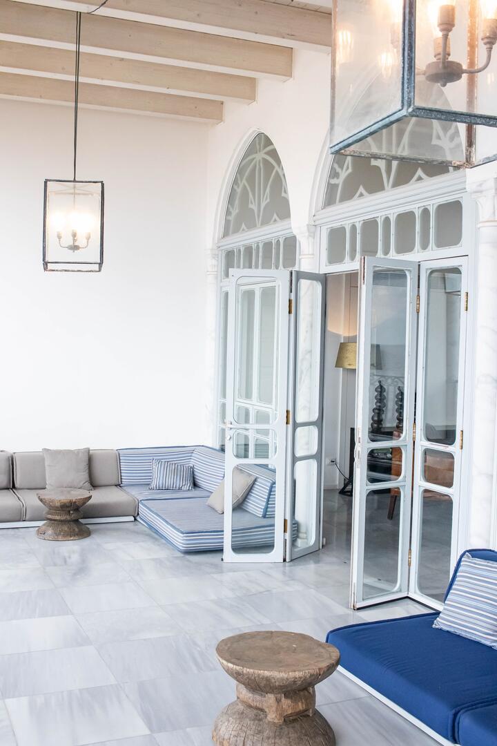 פינות ישיבה במרפסת - ספא במלון האפנדי