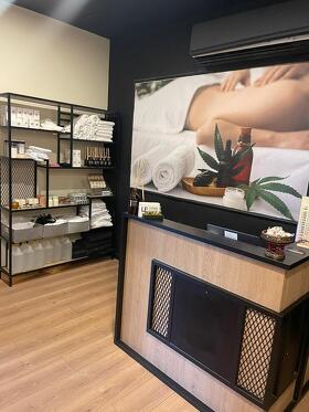 , עמדת קבלה - ספא מיי טאצ