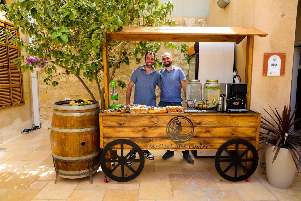 עגלת שתייה - ספא מדיקל סנטר