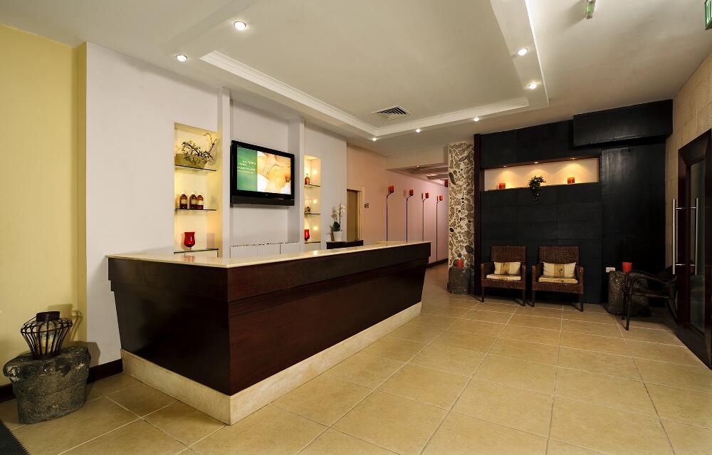 עמדת קבלה - ספא חמת קיסר