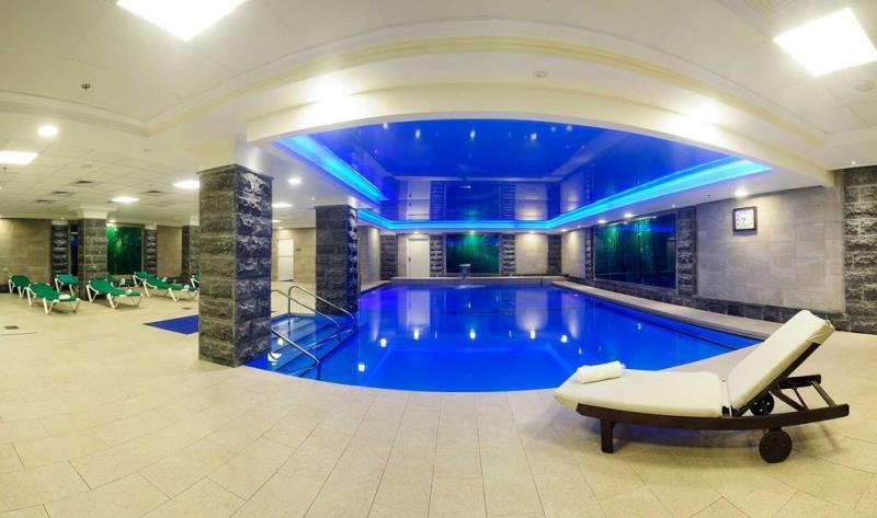 בריכה חיצונית - ספא חמת קיסר