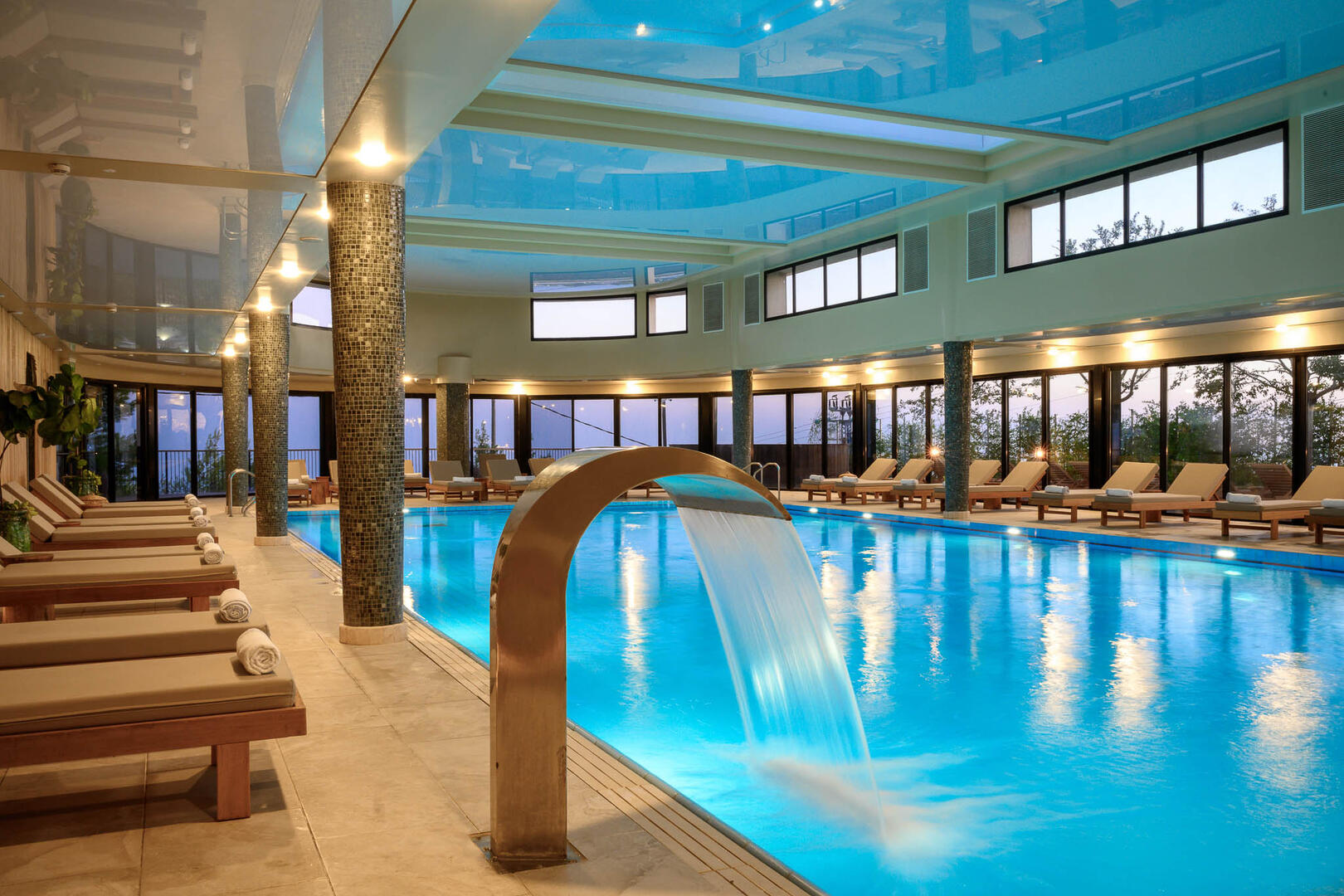 בריכה פנימית - ספא כנען