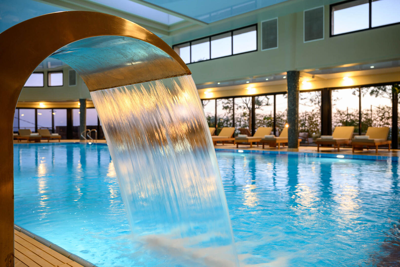 בריכה פנימית - ספא כנען