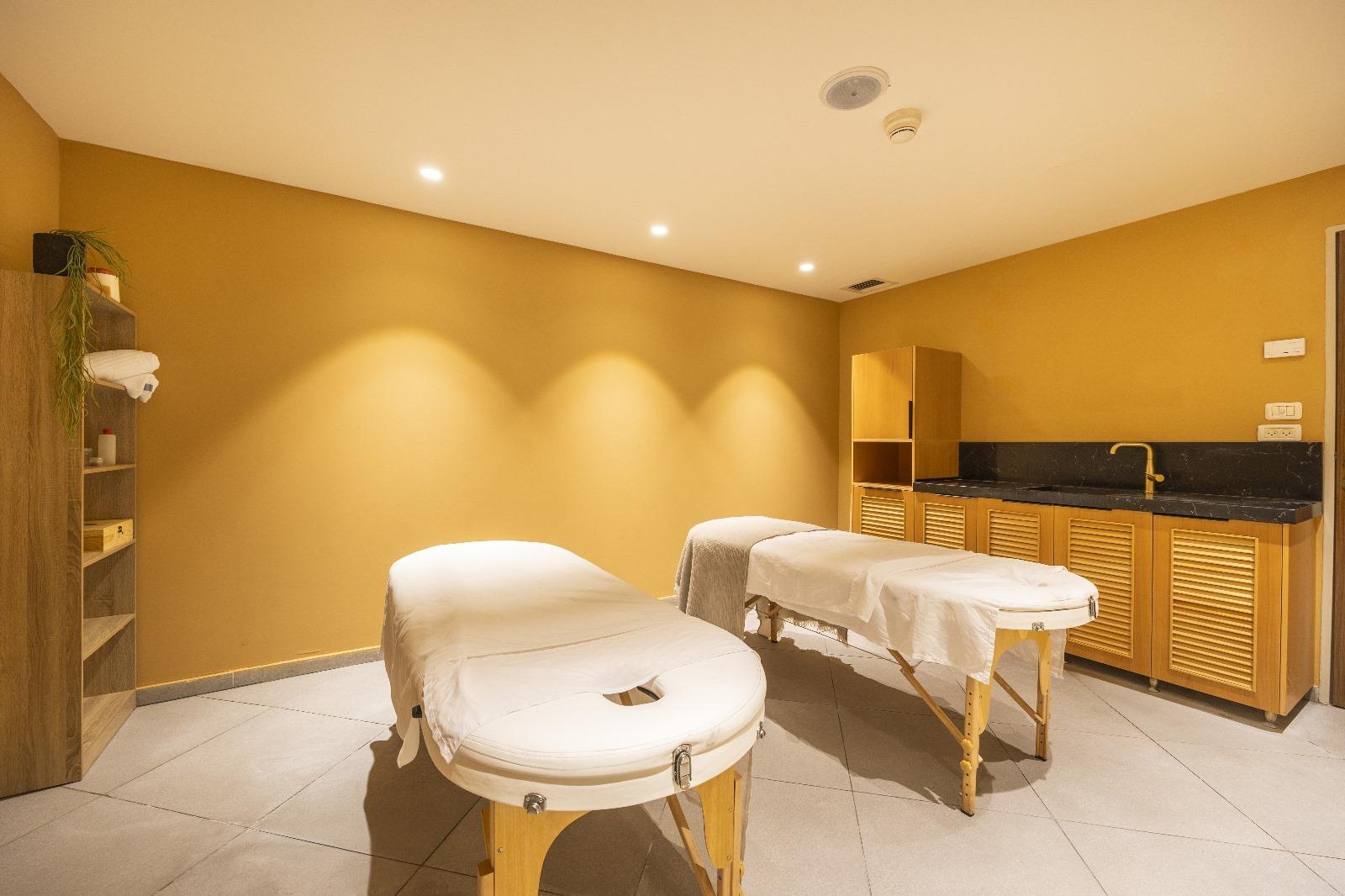 מיטות טיפולים - ספא דניאל