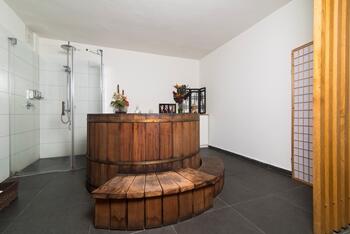 אמבט - ספא טומוקו