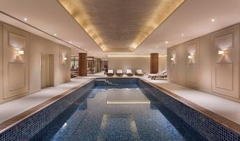 בריכה פנימית - ספא הרברט סמואל ירושלים