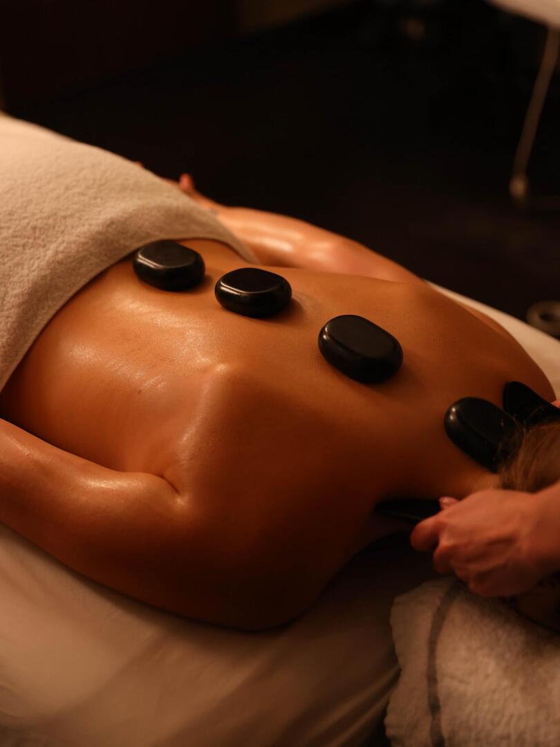 אבנים חמות - מלון ספא אלמונד