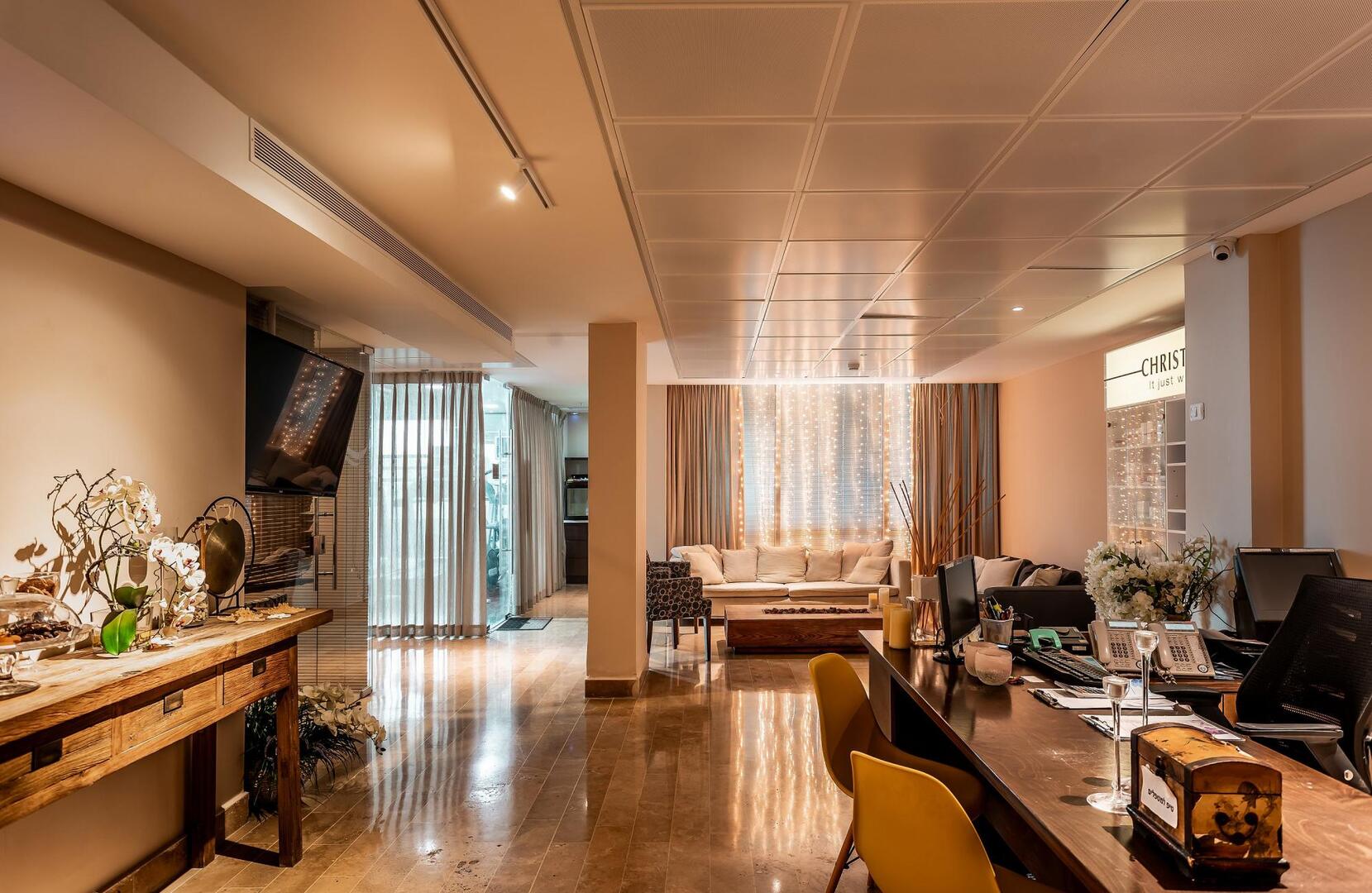 מתחם הלובי - ספא רמדה נתניה