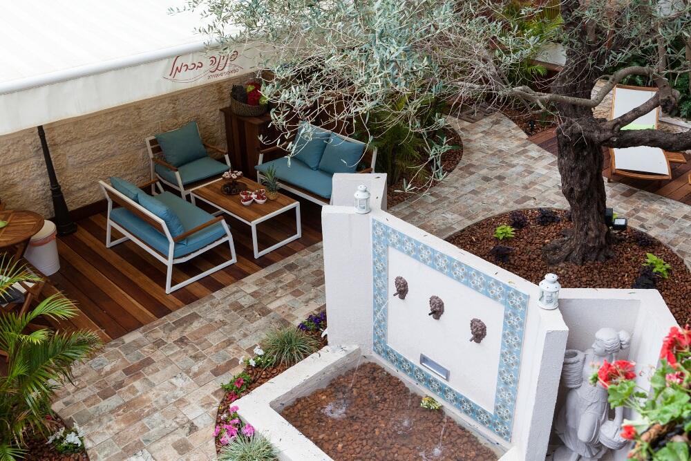 מתחם ישיבה חיצוני - ספא פנינה בכרמל