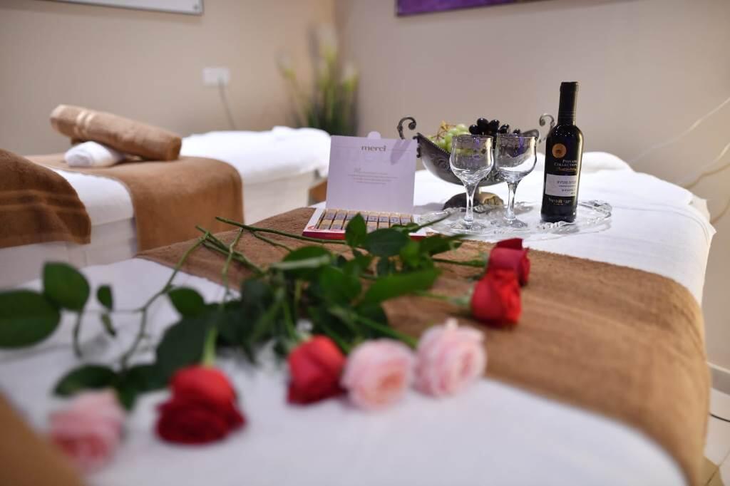 מיטת טיפולים - ספא אווה