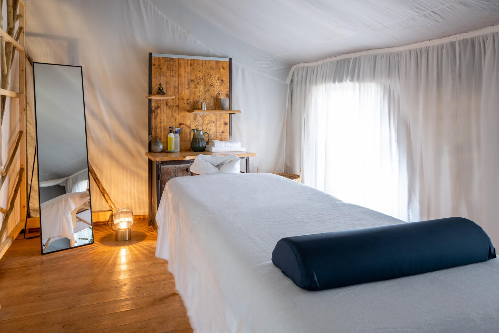 חדר עיסוי ליחיד - ספא פלואו בחוות רום