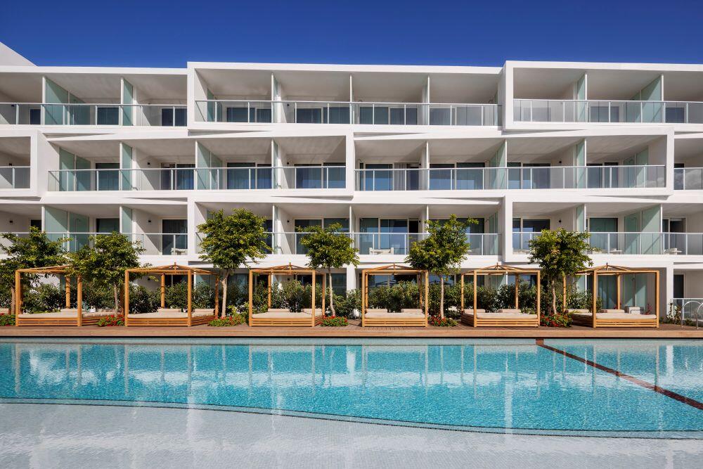 חזית הספא עם בריכה חיצונתי - ספא איסלה