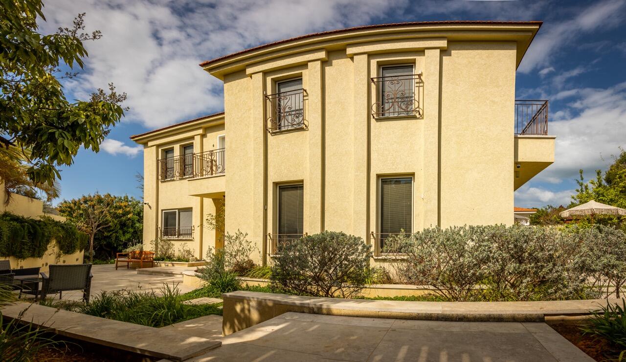 קדמת הוילה - ספא לאו