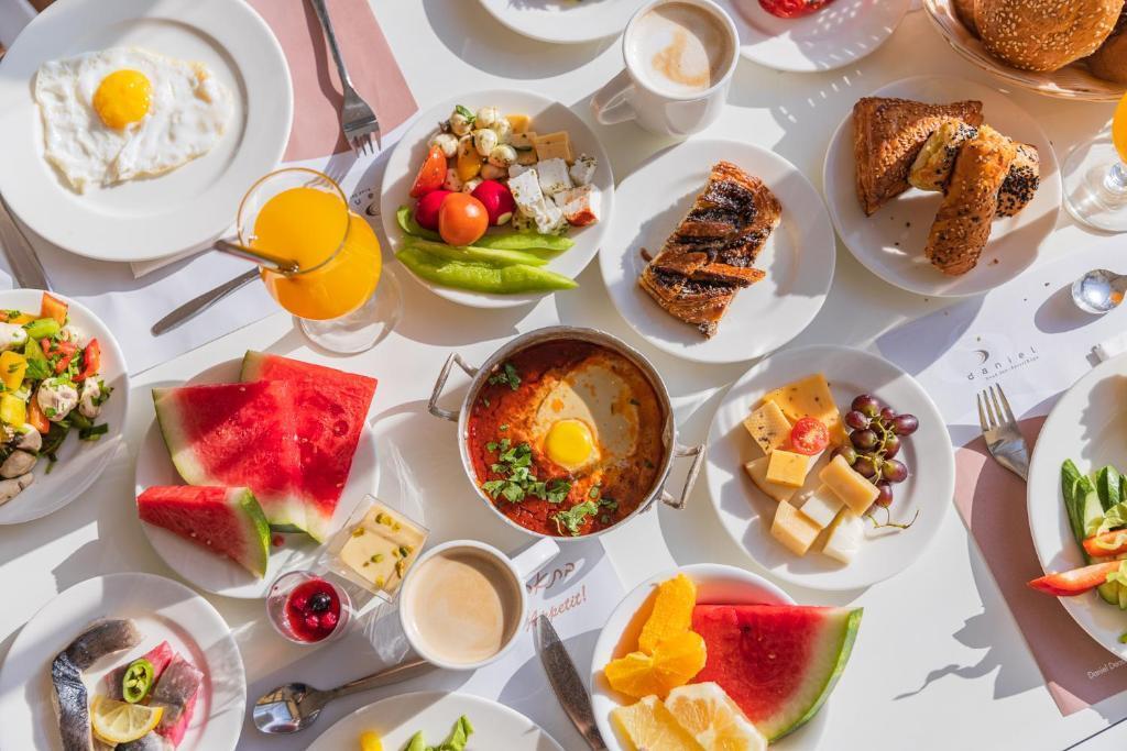 ארוחת בוקר - ספא אינגוי