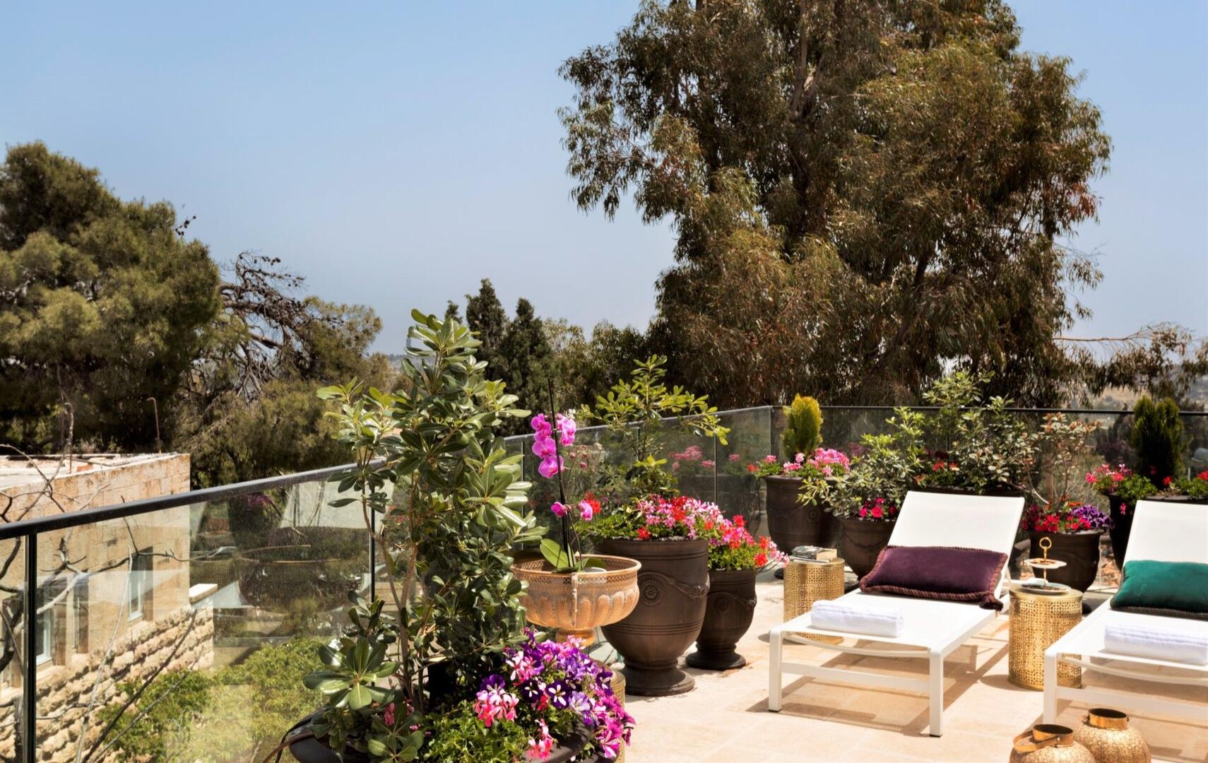 מרפסת שמש - ספא וילה בראון