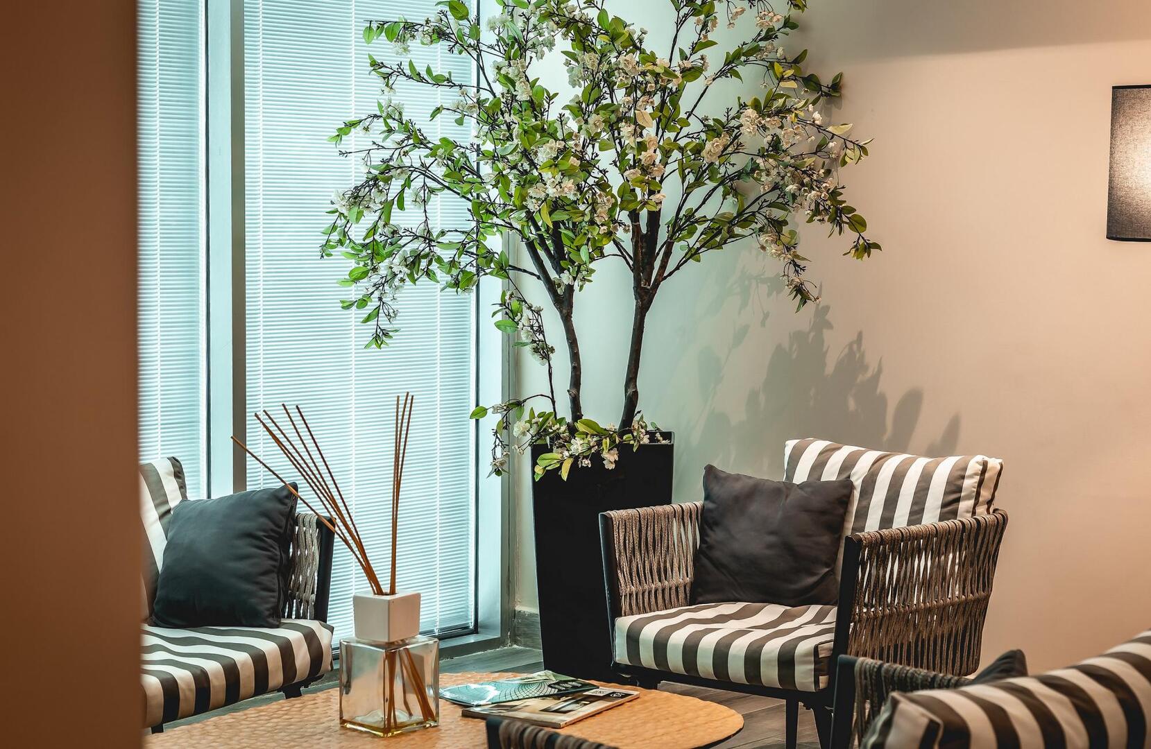 מתחם ישיבה - ספא רמדה נתניה