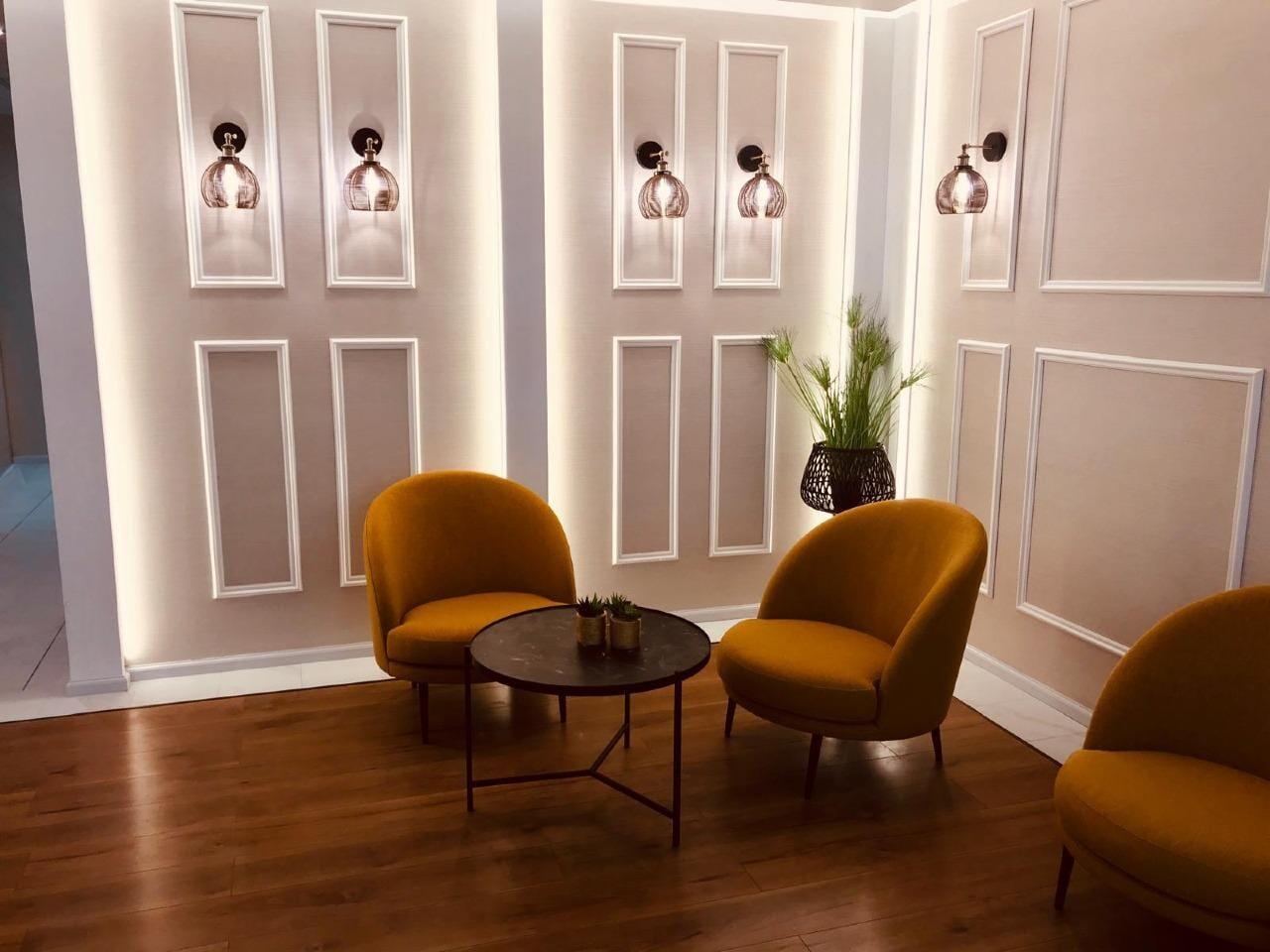 פינת ישיבה - ספא במלון רמדה ירושלים