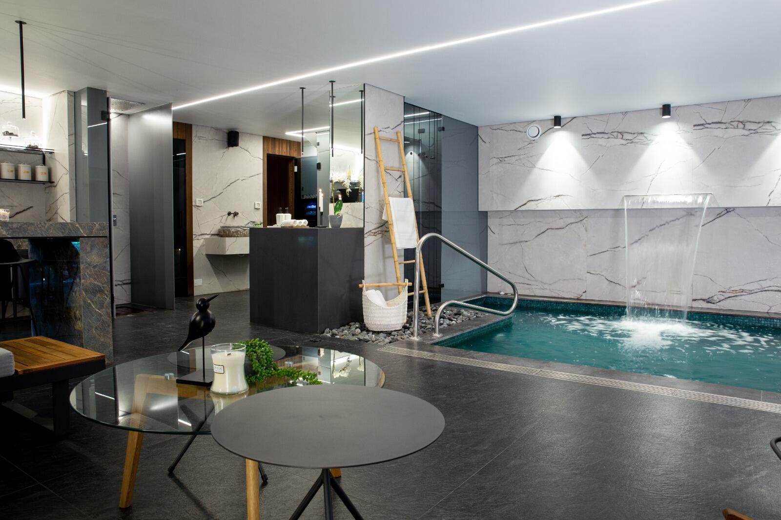 בריכה  פנימית - ספא בהר פרימיום