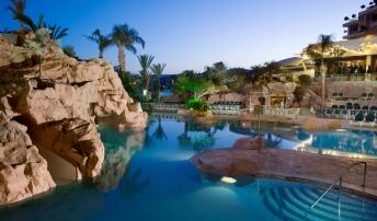 בריכה חיצונית - ספא דן אילת