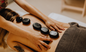 עיסוי אבנים חמות - ספא אקוודוקט