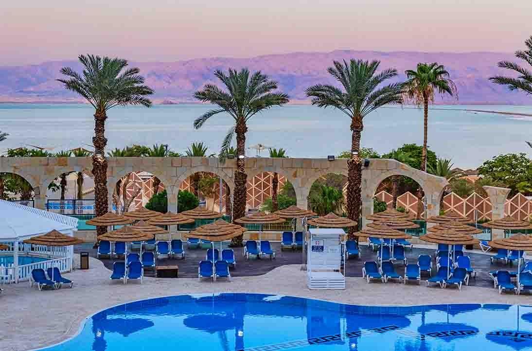 בריכה חיצונית - ספא אינגוי