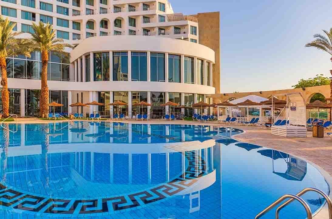 בריכה חיצונית - ספא אינגוי