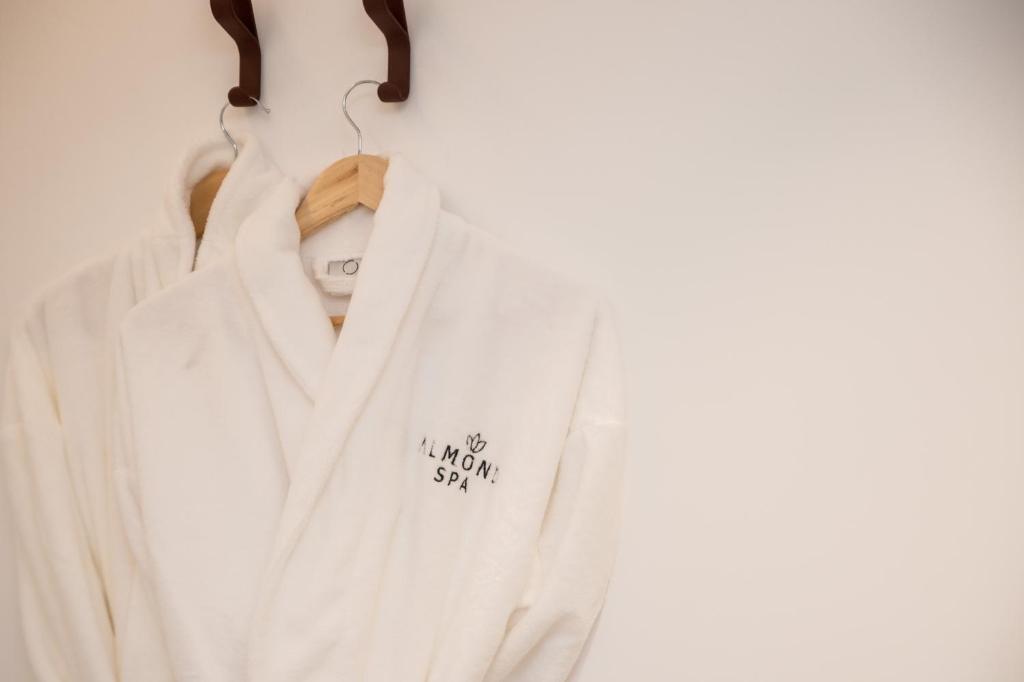 חלוקי ספא - מלון ספא אלמונד