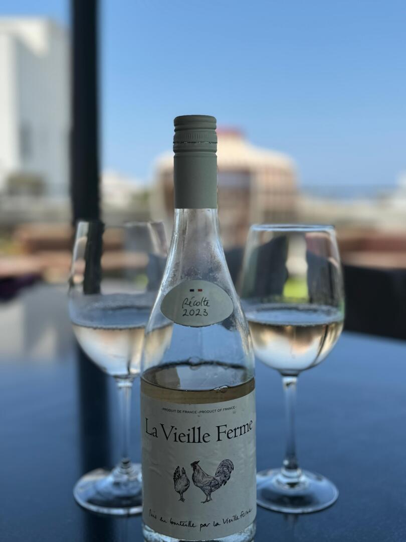 יין וכוסות - ספא במלון הבוטיק אסמבלאז