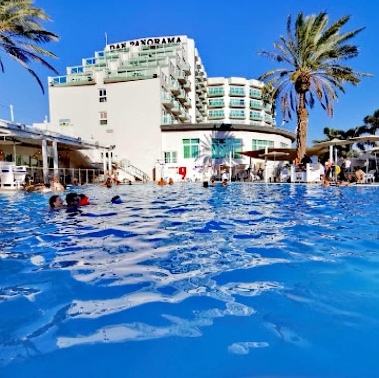 בריכה חיצונית - JHA SPA דן פנורמה אילת