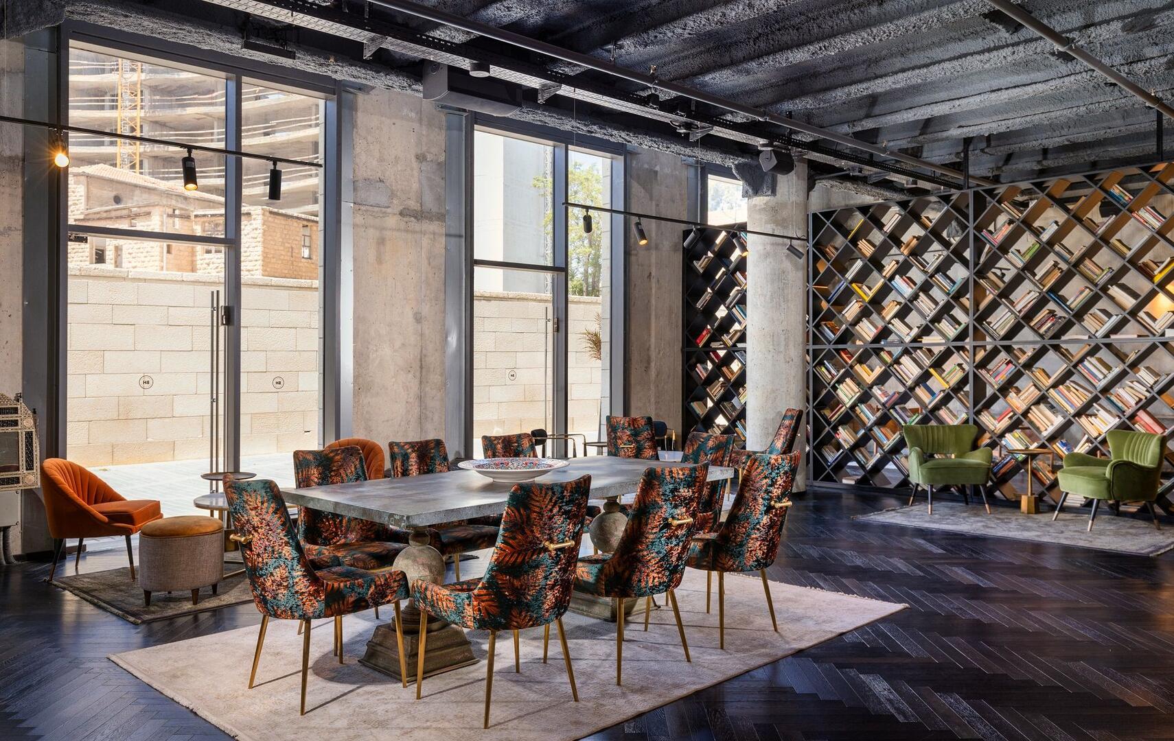 חדר ישיבות - ספא מחנה יהודה