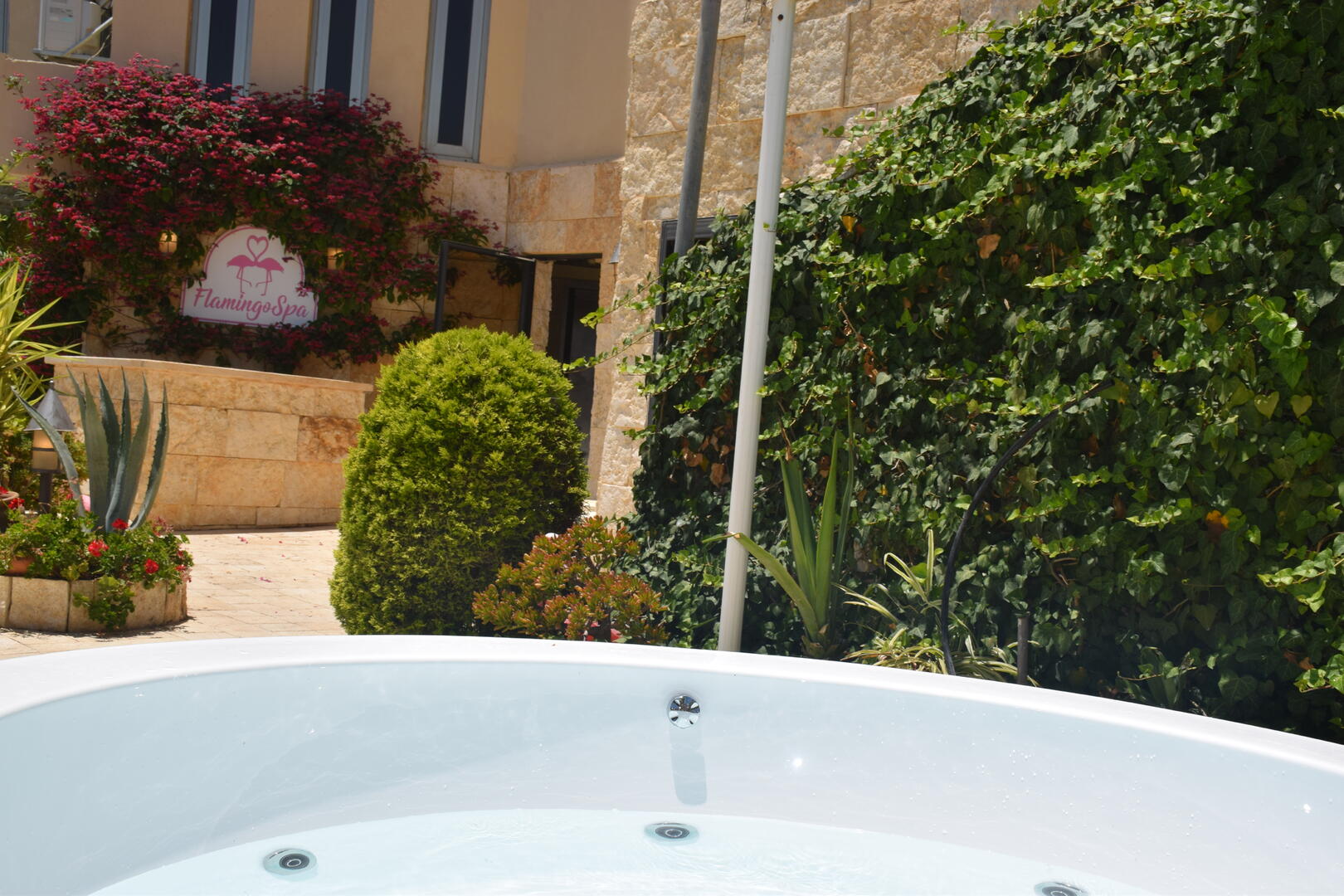 ג'קוזי - ספא פלמינגו