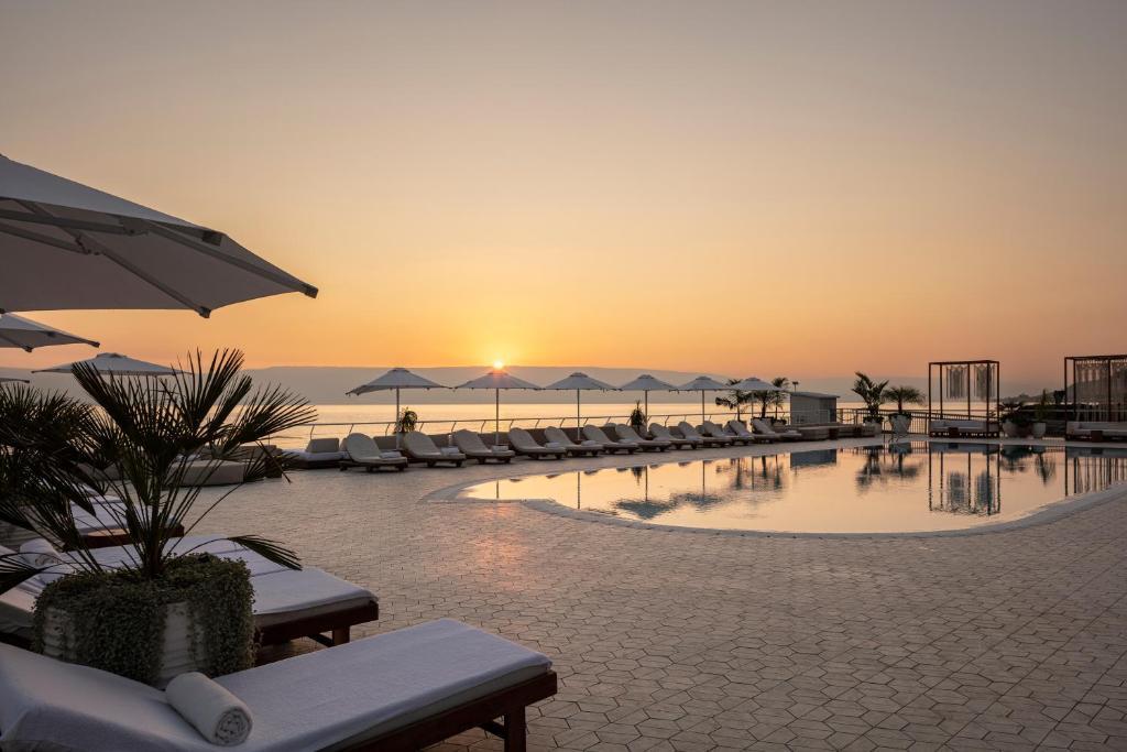 בריכה חיצונית - ספא גלי כנרת