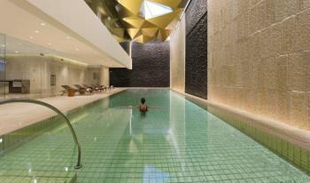 בריכה פנימית - ספא אוריינט