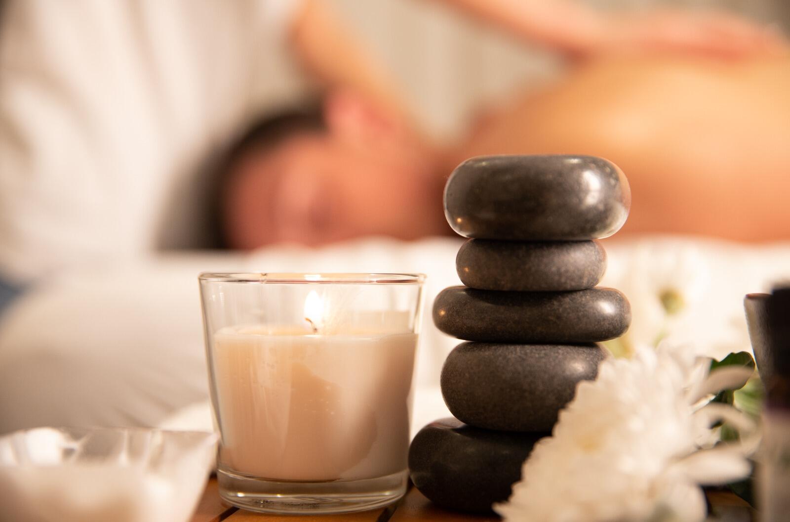 אבנים חמות - ספא בהר פרימיום