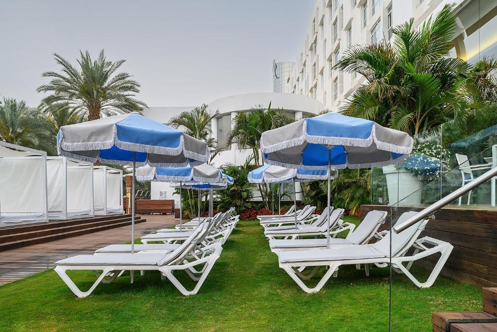 מיטות שיזוף - ספא נגה