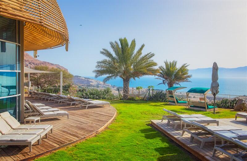 חצר המלון - ספא סינרגיה