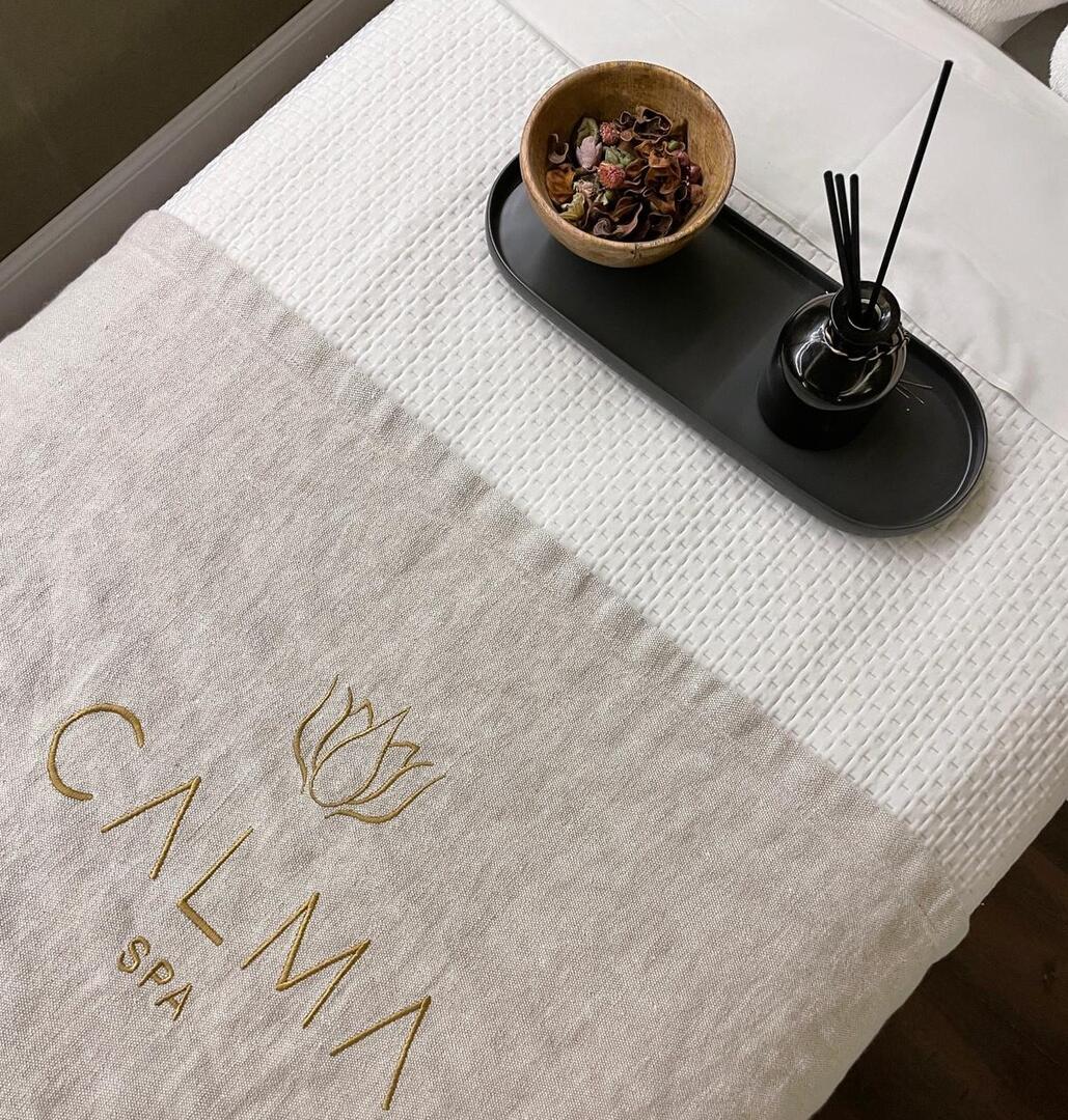 מיטת טיפולים - ספא קאלמה