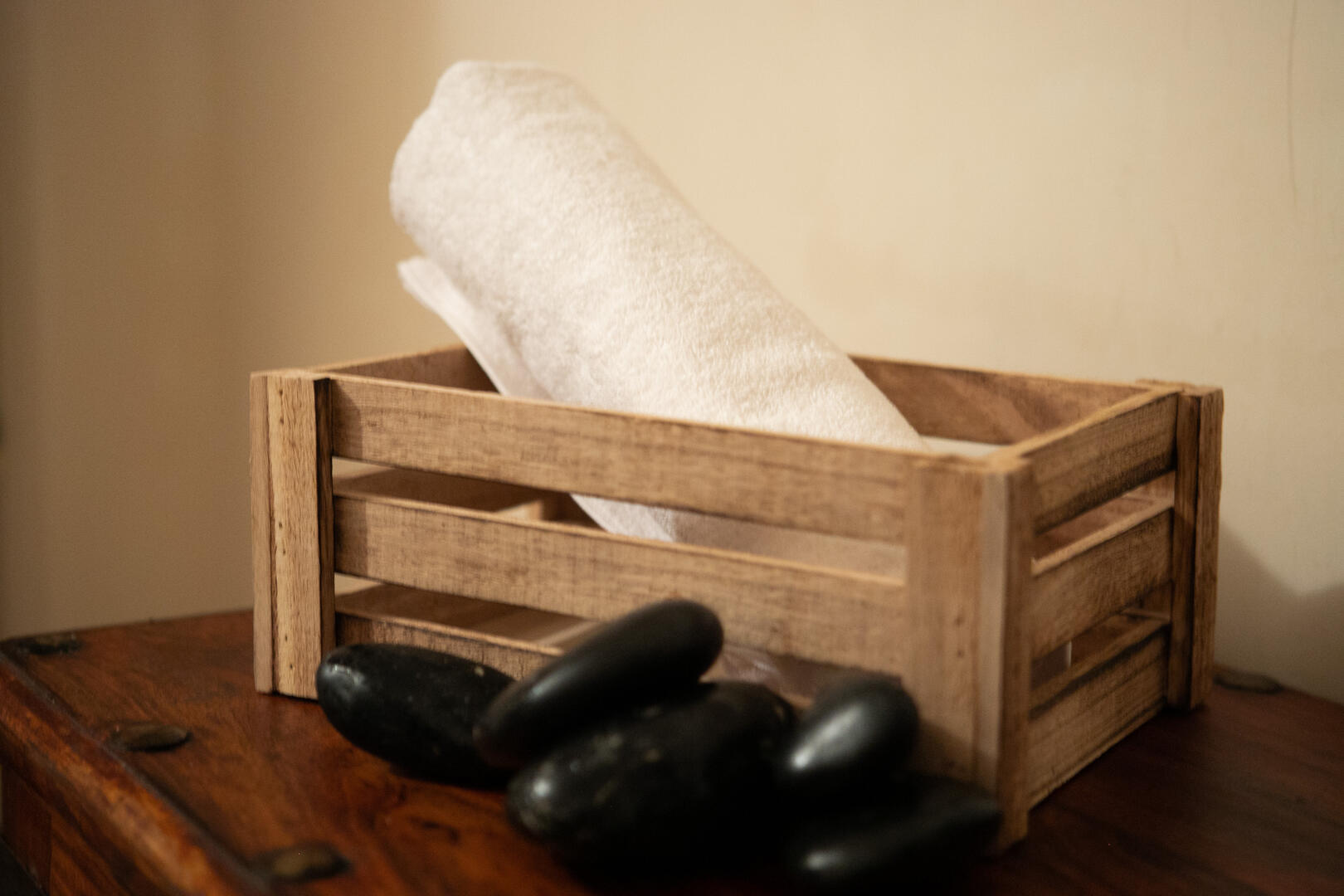 אבנים חמות - ספא מנטרה