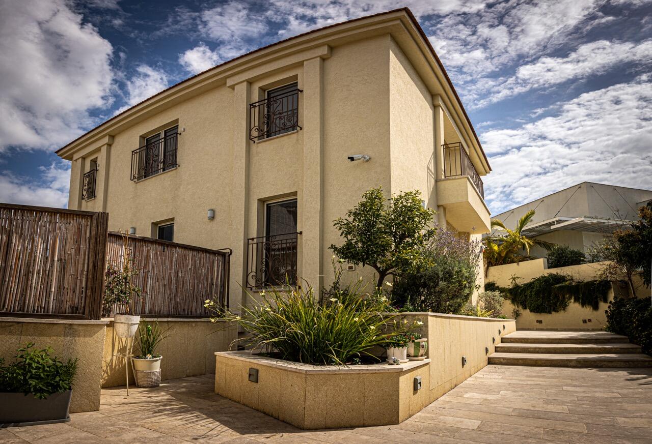 קדמת הוילה - ספא לאו