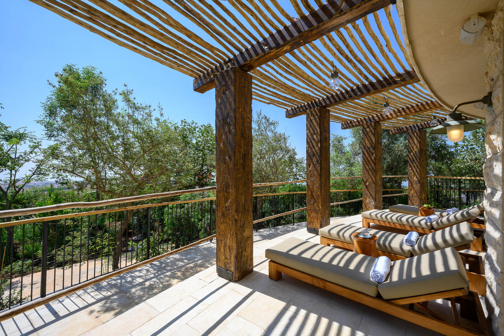 מיטות שיזוף - ספא כנען