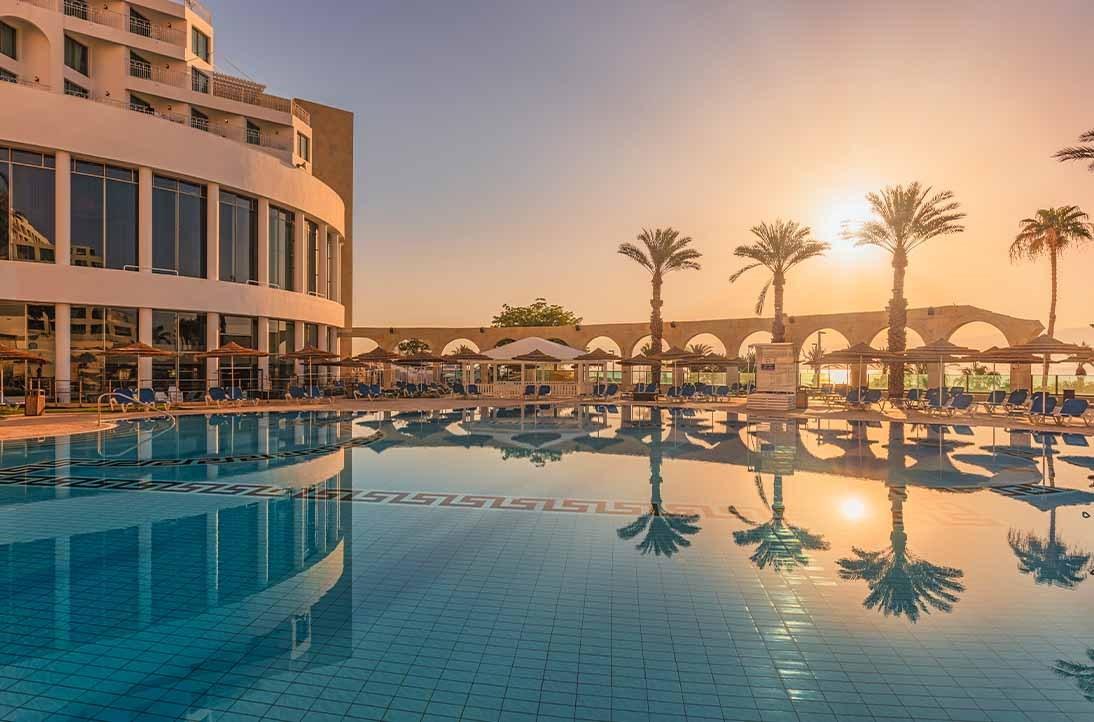 בריכה חיצונית - ספא אינגוי