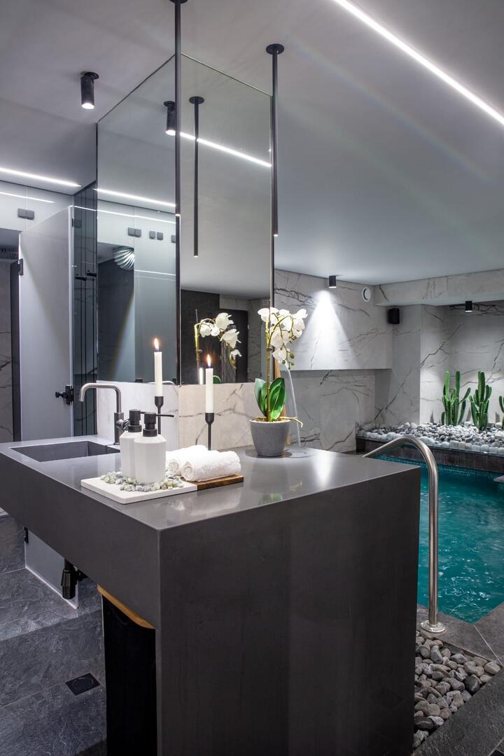 בריכה  פנימית - ספא בהר פרימיום