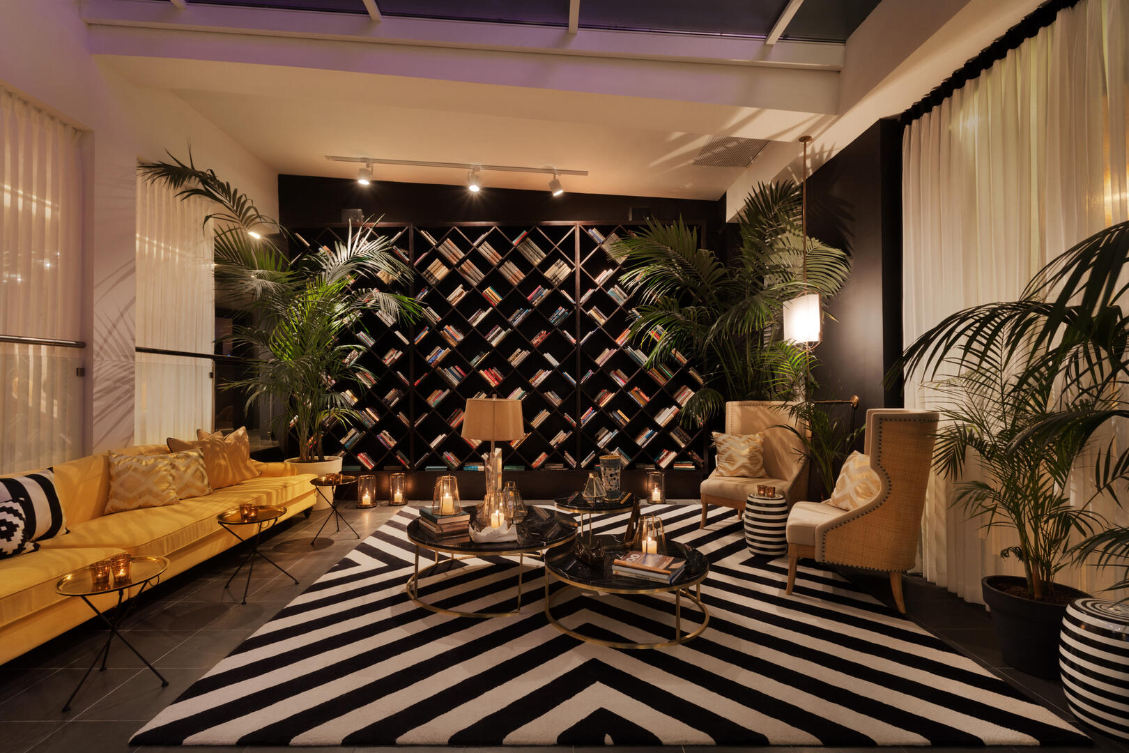 פינות ישיבה - ספא ביץ האוס