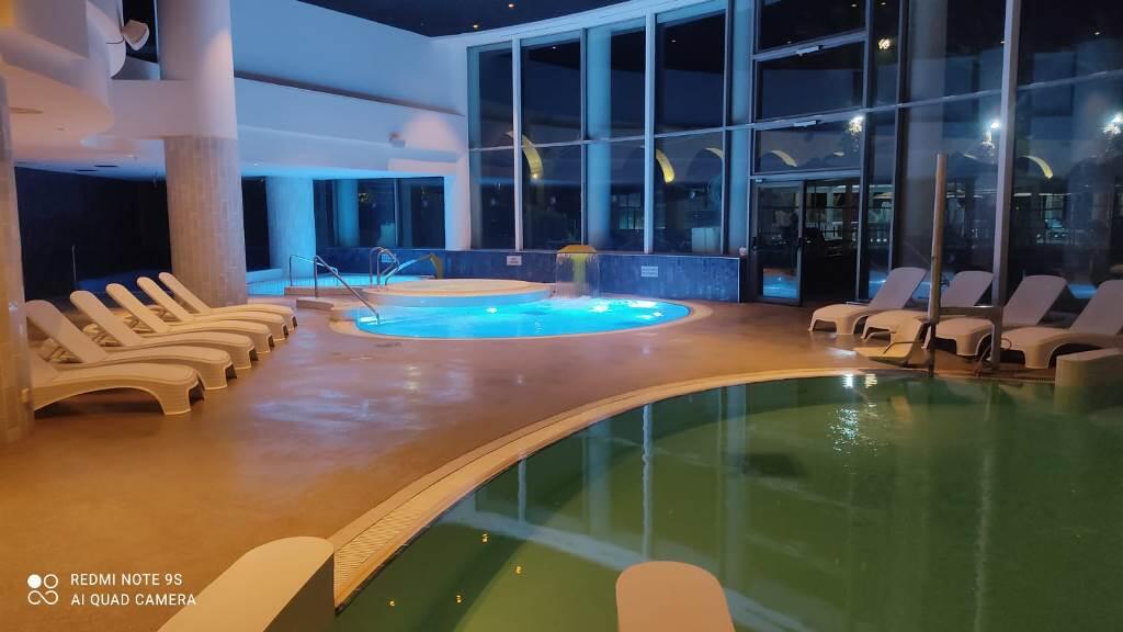 בריכה פנימית - ספא אינגוי