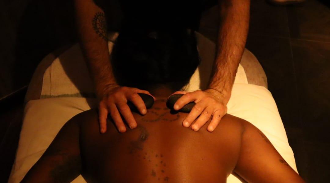 עיסוי שוודי - ספא מאייר  האוס