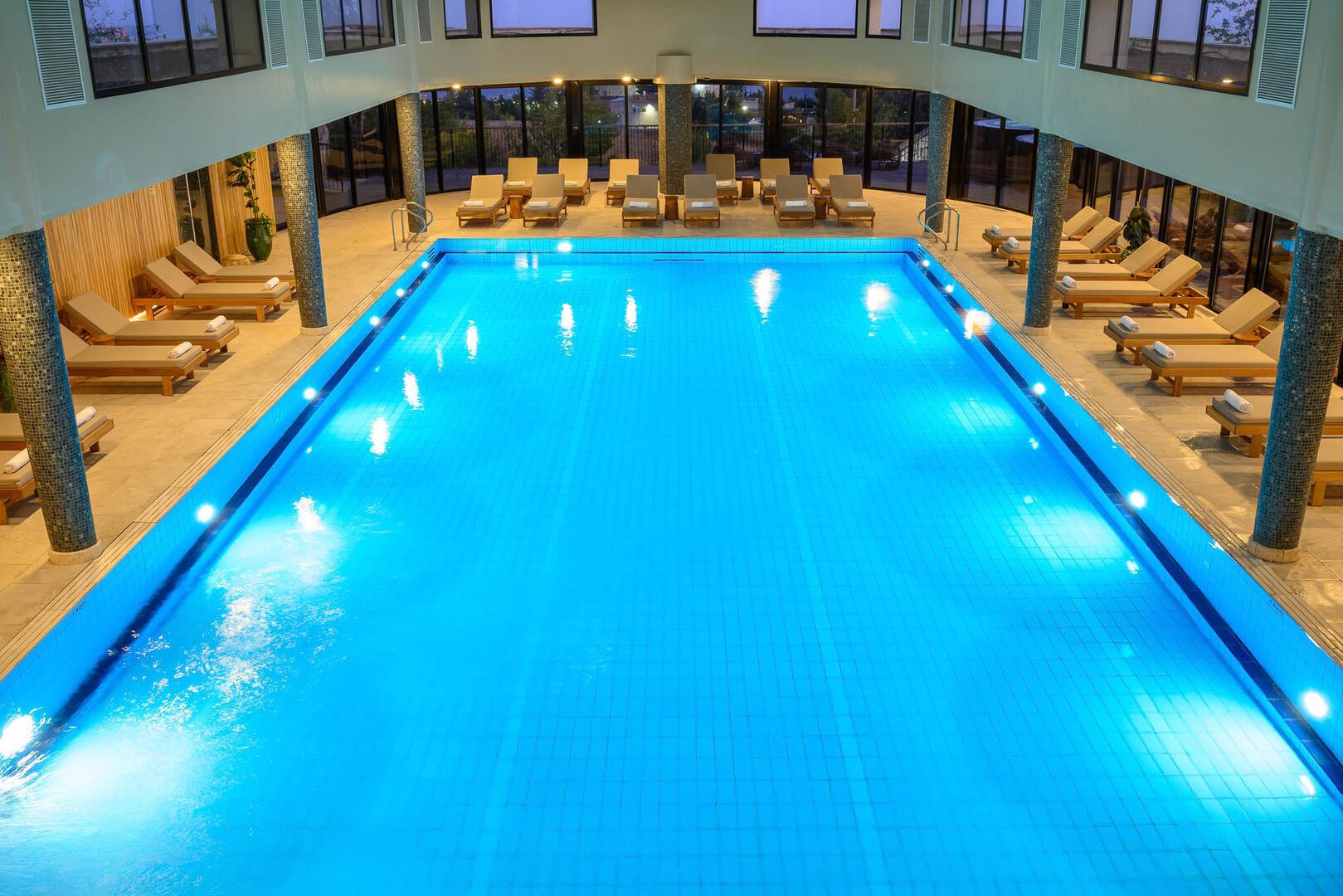 בריכה פנימית - ספא כנען