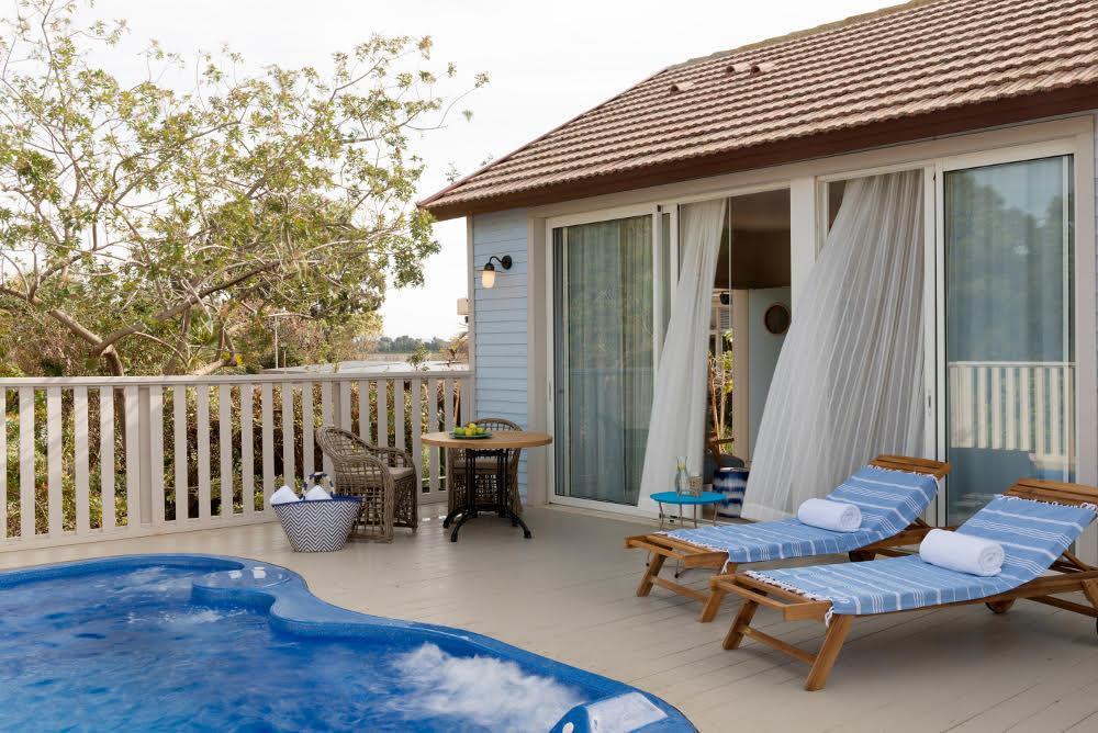 בריכה חיצונית - ספא ניאה