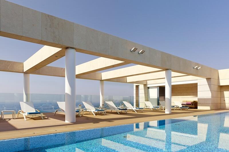 בריכה חיצונית - ספא ריץ קלטון